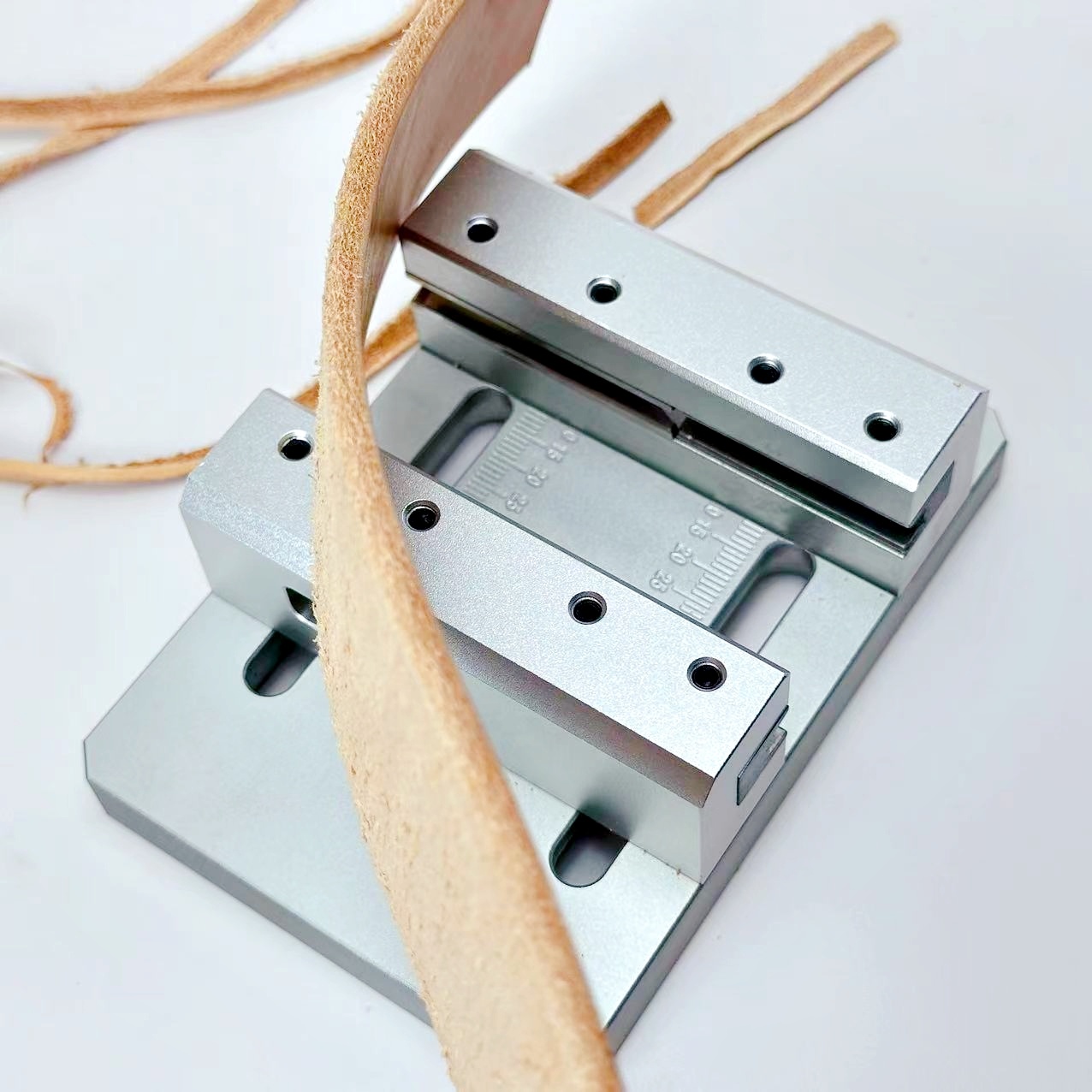 Leatherwork Machine - Riemrandafwerkmachine, halfronde riemafschuiner, riemrandafschuiner voor doe-het-zelf